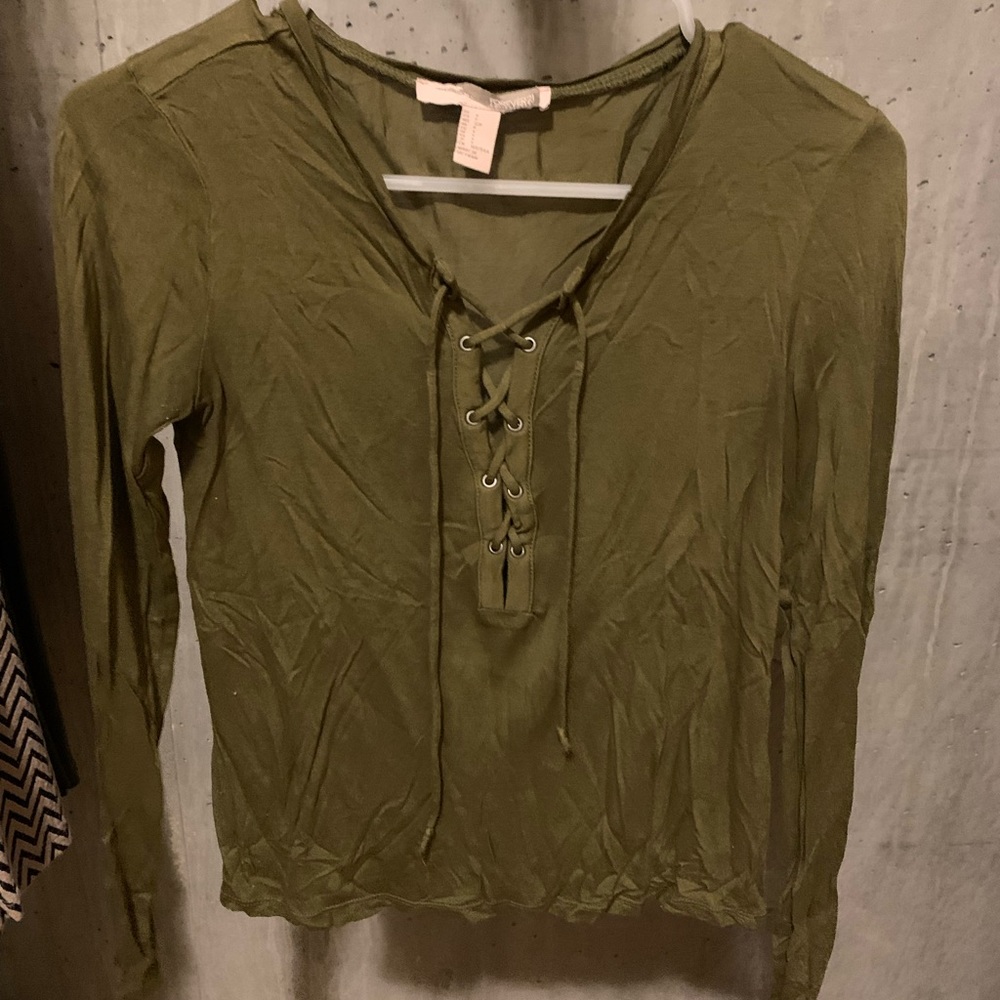 Crop - long sleeved - tie in front shirt